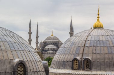 İSTANBUL, TURKEY - 23 Nisan 2016; İstanbul, Türkiye 'den Sultan Ahmed Camii (Mavi Cami)