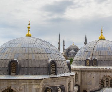 İSTANBUL, TURKEY - 23 Nisan 2016; İstanbul, Türkiye 'den Sultan Ahmed Camii (Mavi Cami)