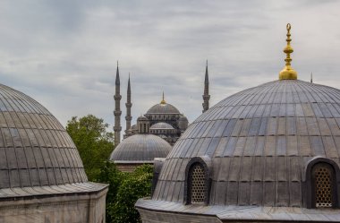 İSTANBUL, TURKEY - 23 Nisan 2016; İstanbul, Türkiye 'den Sultan Ahmed Camii (Mavi Cami)