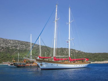 BODRUM, TURKEY - 28 Ağustos 2012; Bodrum, Mugla 'dan yaz aylarında tekne turları turistler için çok iyidir. Bodrum Türkiye 'nin güneyi