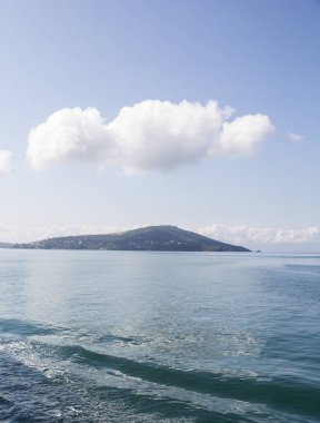 Burgazada, İstanbul yakınlarındaki Marmara Denizi 'ndeki Prensler Adaları' nın üçüncü büyük şehridir..