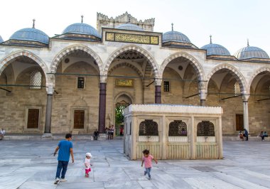 ISTANBUL, TURKEY - 25 Haziran 2016; Süleyman Camii, İstanbul 'un Üçüncü Tepesi' nde yer alan bir Osmanlı İmparatorluk camii. Şehirdeki en büyük camidir.,