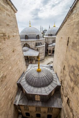 İSTANBUL, TURKEY - 23 Nisan 2016; İstanbul, Türkiye 'den Sultan Ahmed Camii (Mavi Cami)