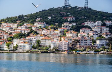 Burgaz Adasi, İstanbul yakınlarındaki Marmara Denizi 'nin en büyük üçüncü şehridir..