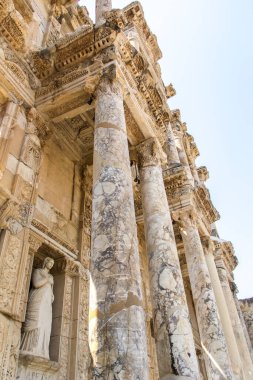 IZMIR, TURKEY - 31 Temmuz 2015; Efes, İzmir 'in İzmir ilinin bugünkü Selcuk ilçesinin üç kilometre güneybatısında, İyonya kıyısında antik bir Yunan kentidir..