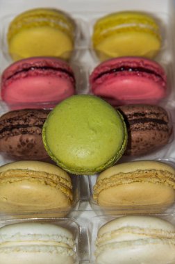 Arka planda lezzetli kurabiyeler, yakın plan.