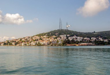 Burgaz Adasi, İstanbul yakınlarındaki Marmara Denizi 'nin en büyük üçüncü şehridir..
