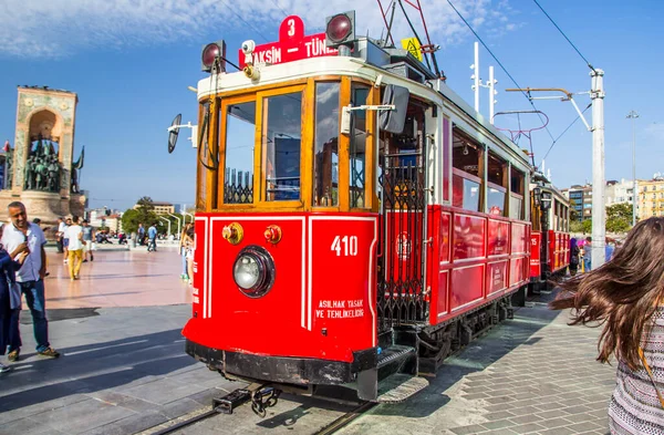 Istanbul September Taksim Istiklal Street Bij Avondvloed September 2016 Istanbul — Stockfoto