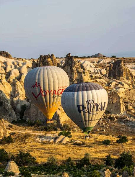 Goreme Turquía Julio 2016 Globos Aire Caliente Vuelan Sobre Capadocia — Foto de Stock