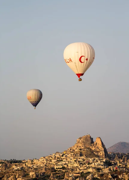 Goreme Turquía Julio 2016 Globos Aire Caliente Vuelan Sobre Capadocia — Foto de Stock