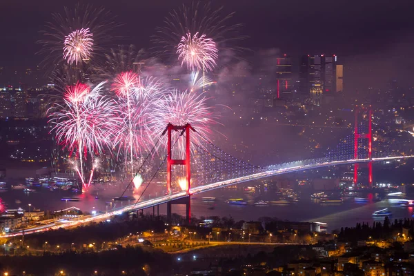 Istanbul Türkei Neujahrsfeiern Rund Istanbul Feuerwerk Mit Der Istanbuler Bosporus — Stockfoto