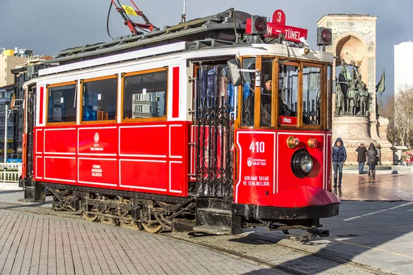 Istanbul Turkey January 2016 View Tram Istiklal Street Taksim Istanbul — Stock Photo, Image