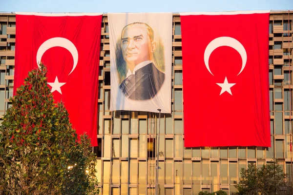Istanbul Turquia Maio 2016 Taksim Ataturk Culture Center Construção Duas — Fotografia de Stock