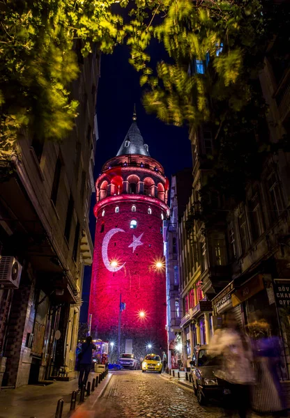 Istanbul Turquia Julho 2016 Torre Galata Com Exibição Luz Bandeira — Fotografia de Stock