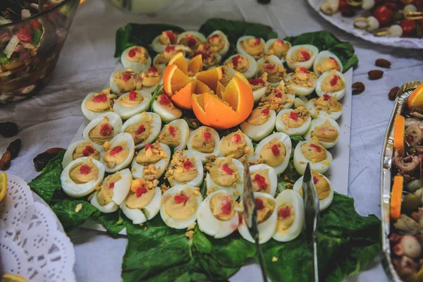 İspanyol mezeli bir tabak.