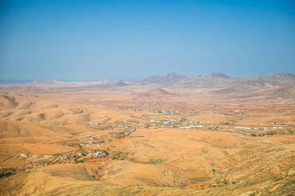 Mountain View Błękitnym Niebem — Zdjęcie stockowe