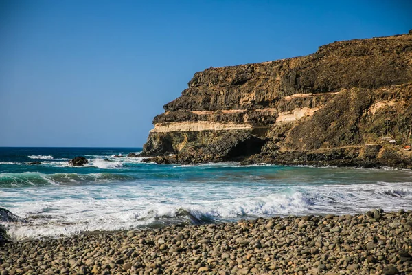 Vista Lateral Playa Con Océano Rocas Cielo — Foto de Stock