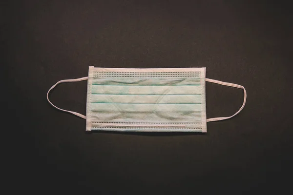 Tıbbi maske ve eldivenler