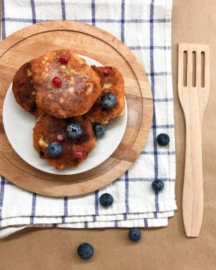 Tavada kızartılmış ev yapımı krep.