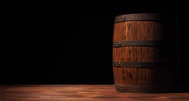 Bir gece arka plan üzerinde rustik ahşap varil