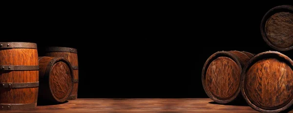 Rustieke houten vat op een nacht achtergrond — Stockfoto
