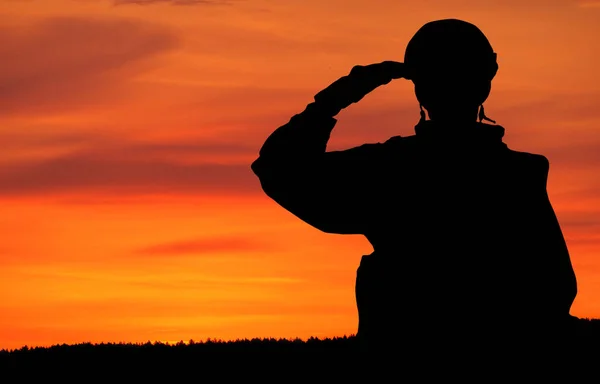 Silhouet Solider Saluting Sunrise Concept Bescherming Patriottisme Eer — Stockfoto