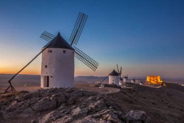 Toledo yakınlarındaki Consuegra yel değirmenleri