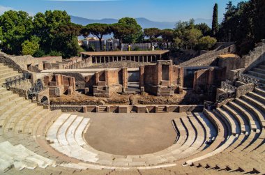 Pompeia 'daki eski Roma amfitiyatrosu