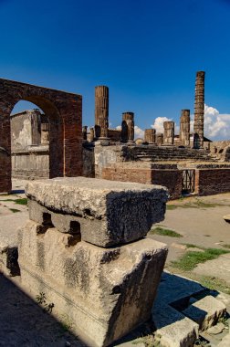 Roma Forumunun Harabeleri, Pompeia