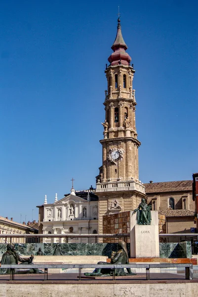 Goya Denkmal Und Seo Glockenturm — Stockfoto