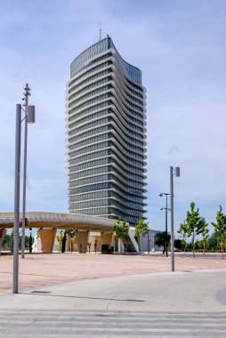 Zaragoza sergisinin su kulesi.