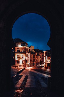 Toledo duvarının küçük girişi