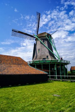 Zaanse schans değirmenlerinin manzarası
