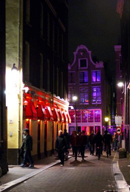 Amsterdam gece hayatı kırmızı ışık bölgesi