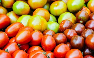 Blanes meyve ve sebze pazarında domates