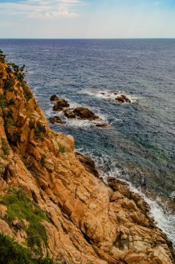 Beyaz kayalıkların yüksek manzarası