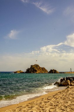 Blanes Sahili 'nden La Palomera manzarası