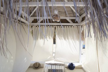 Güzel pastel renklerde kumaş yapılmış duvarlar Kişilik t