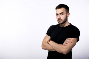 kahverengi saçlı genç adam bir küçük şık sakal ve bıyık ile ben