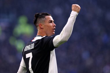 Torino, İtalya. 06 Ocak 2020. İtalyan Serisi A. Juventus Fc, Cagliari Calcio 'ya karşı. Juventus FC 'den Cristiano Ronaldo gol attıktan sonra kutluyor  