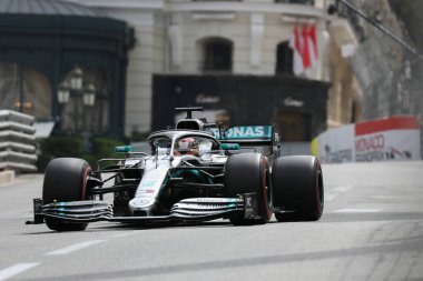 Monte Carlo, Monako - 23 Mayıs 2019. Mercedes AMG Petronas Motorsport 'tan Lewis Hamilton Monako F1 Grand Prix antrenmanı sırasında