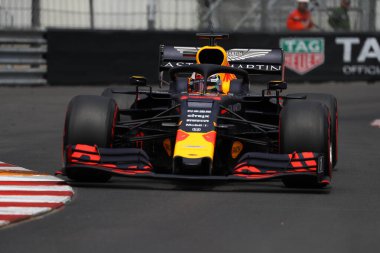 Monte Carlo, Monako - 25 Mayıs 2019. Aston Martin Red Bull Yarışı 'ndan Max Verstappen Monako F1 Grand Prix antrenmanı sırasında