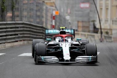 Monte Carlo, Monako - 26 Mayıs 2019. Mercedes AMG Petronas Motorsport 'tan Valtteri Bottas Monako' nun F1 Grand Prix 'si sırasında yolda