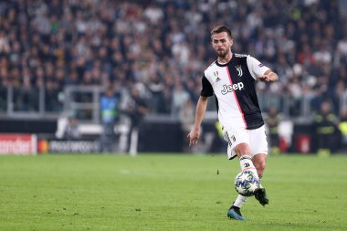 Torino, İtalya. 22 Ekim 2019. Uefa Şampiyonlar Ligi D Grubu. Juventus Fc, Lokomotiv Moskva 'ya karşı. Juventus FC 'den Miralem Pjaniç.   