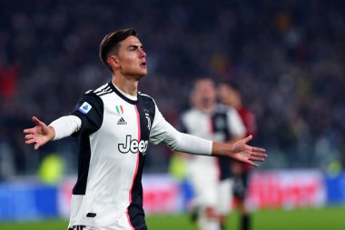 Juventus FC 'den Paulo Dybala, Juventus Fc ve Ac Milan arasındaki Serie A maçında gol attıktan sonra bunu kutluyor. Torino, İtalya. 10 Kasım 2019. İtalyan Serie A- Juventus Fc Ac Milan 'a karşı.