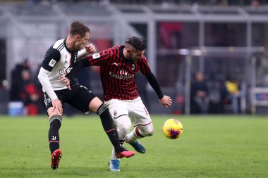 Milano, İtalya. 13 Şubat 2020. Coppa Italia yarı final ilk ayağı. Ac Milan ve Juventus Fc. Ac Milan 'dan Theo Hernandez. 