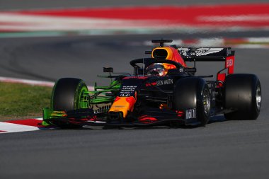 Barselona, İspanya. 26 Şubat 2020. Sezon öncesi F1 Kış Testi sırasında Hollanda 'dan Max Verstappen ve Aston Martin Red Bull Racing 