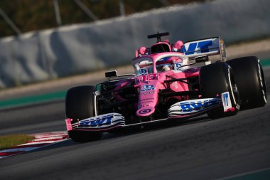 Barselona, İspanya. 21 Şubat 2020. Formula 1 sezon öncesi testi. Yarış Noktası 'ndan Lance Stroll RP20 Mercedes yolda 