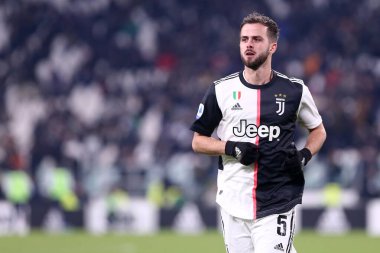 Torino, İtalya. 19 Ocak 2020. İtalyan Serisi A. Juventus Fc, Parma Calcio 'ya karşı. Juventus FC 'den Miralem Pjaniç.   