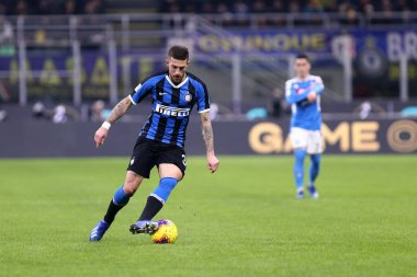 Milano, İtalya. 12 Şubat 2020. Coppa Italia yarı final ilk ayağı. Fc Internazionale, Ssc Napoli 'ye karşı. FC Internazionale 'den Cristiano Biraghi..